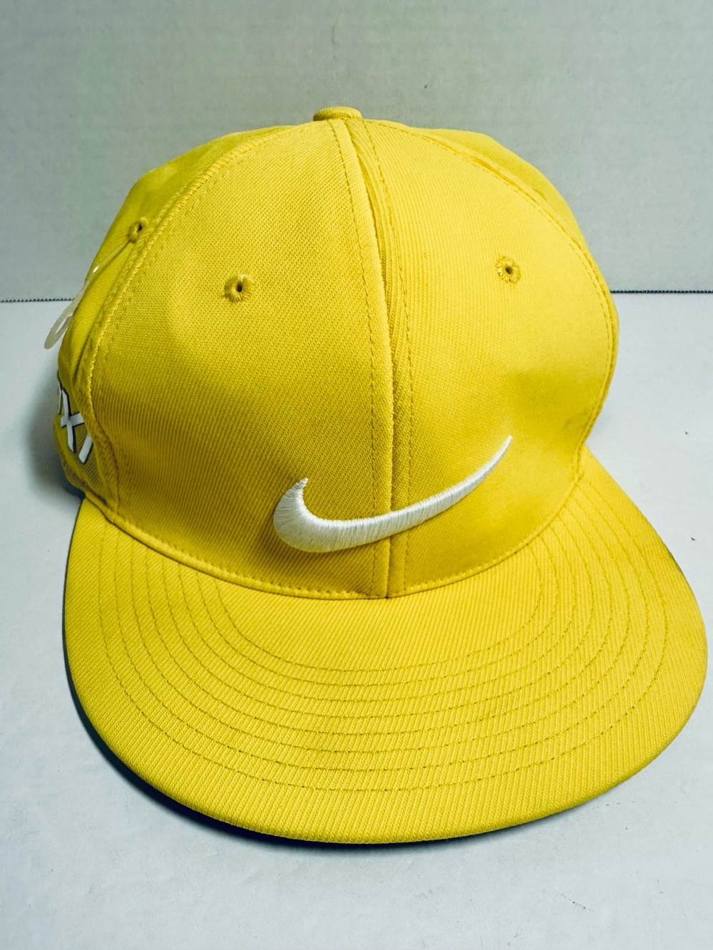 Rare Nike 20XI VRS golf hat in yellow and white Flexfit L/XL